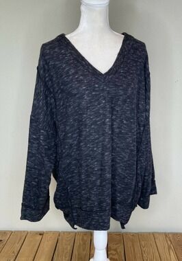 NEW Fantastic Fawn V Neck Sweater Medium Women’s Grey Pullover